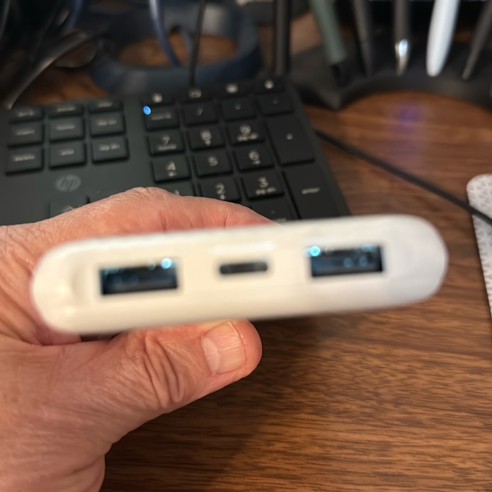 Power Bank - 10,000 Milliamp - Picture 4 of 6